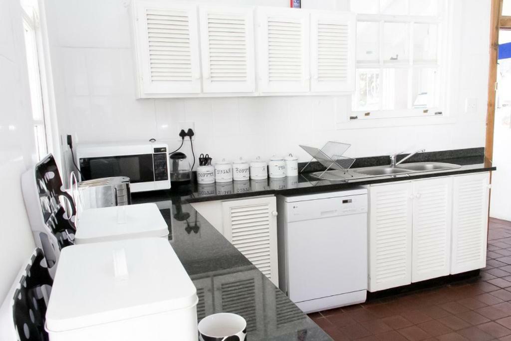 Coweys Corner Bed & Breakfast Durban Bagian luar foto