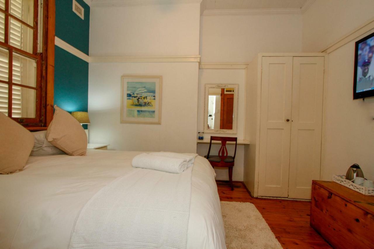 Coweys Corner Bed & Breakfast Durban Bagian luar foto