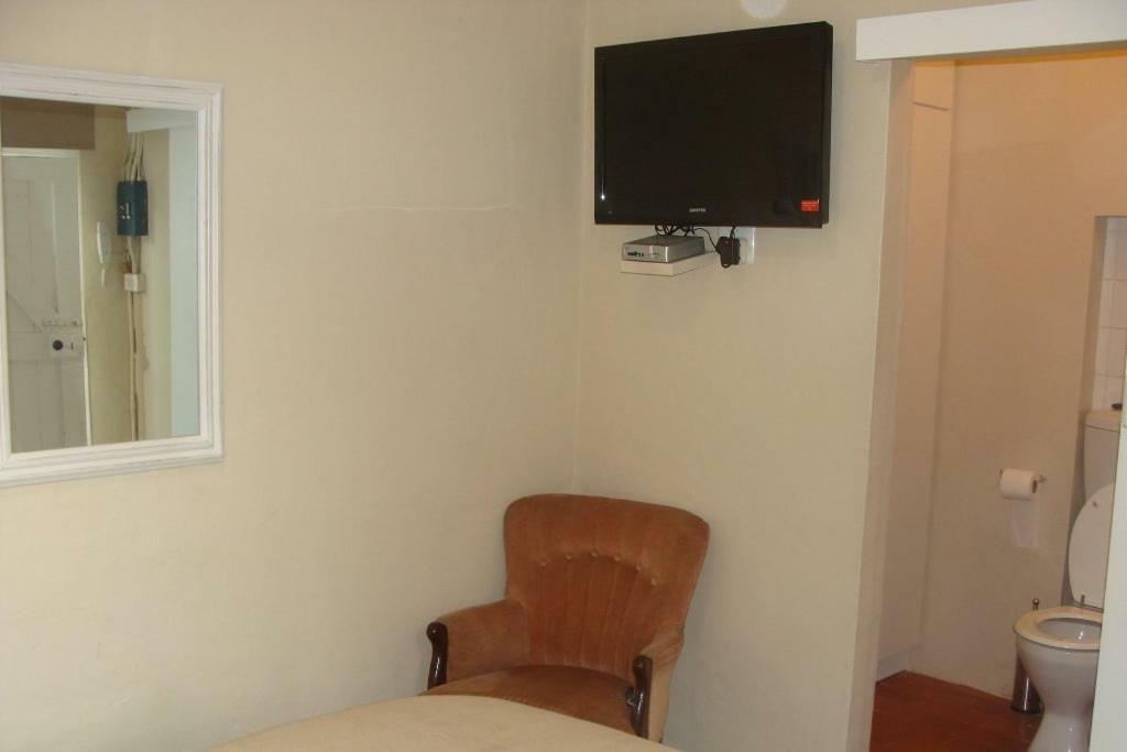 Coweys Corner Bed & Breakfast Durban Bagian luar foto